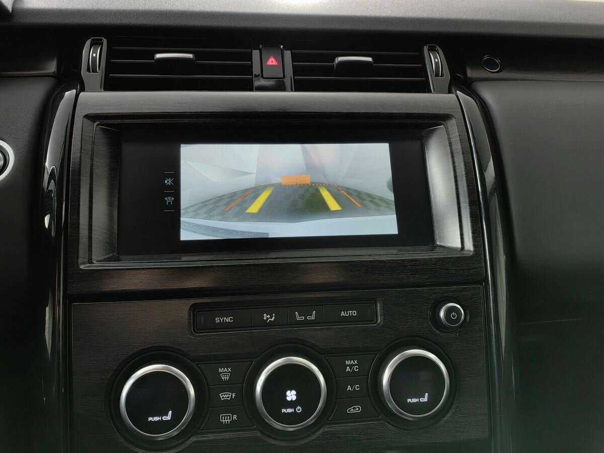 Land Rover Discovery с пробегом — 2018 год. Фото: #15