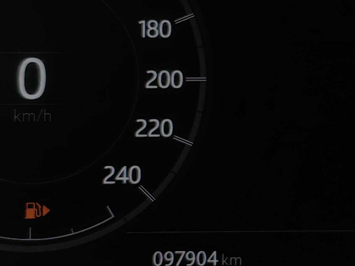 Land Rover Discovery с пробегом — 2018 год. Фото: #16