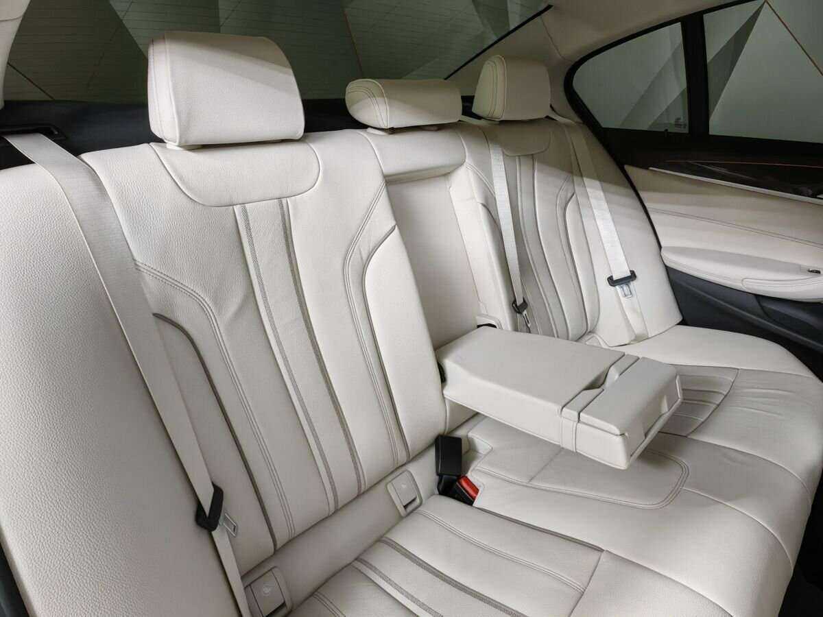 BMW 5 серии с пробегом — 2017 год. Фото: #12