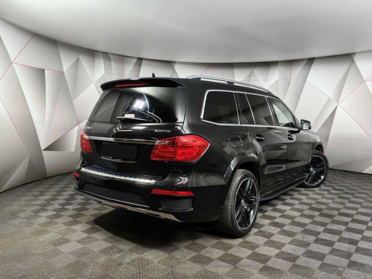 Mercedes-Benz GL-Класс с пробегом — 2015 год. Фото: #1