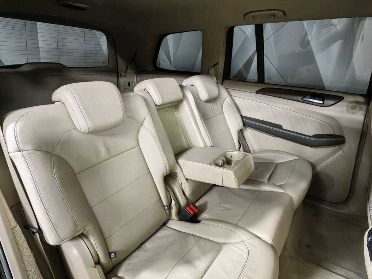 Mercedes-Benz GL-Класс с пробегом — 2015 год. Фото: #12