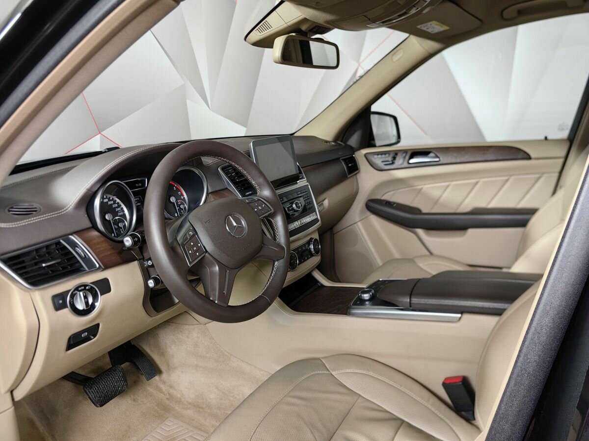 Mercedes-Benz GL-Класс с пробегом — 2015 год. Фото: #13