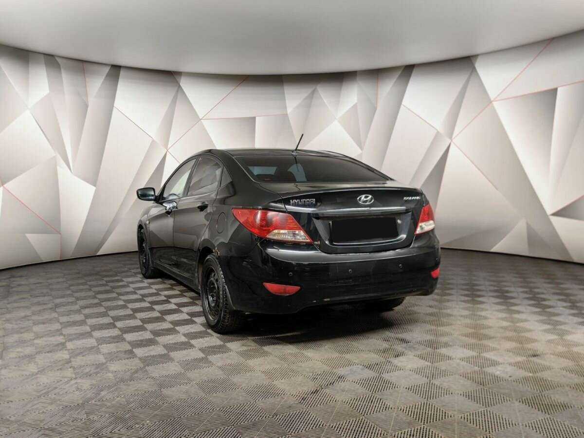 Hyundai Solaris с пробегом — 2011 год. Фото: #3