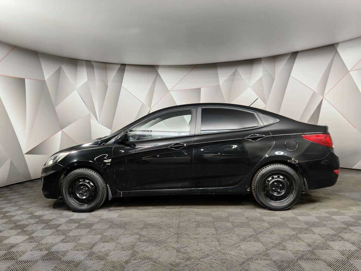 Hyundai Solaris с пробегом — 2011 год. Фото: #4