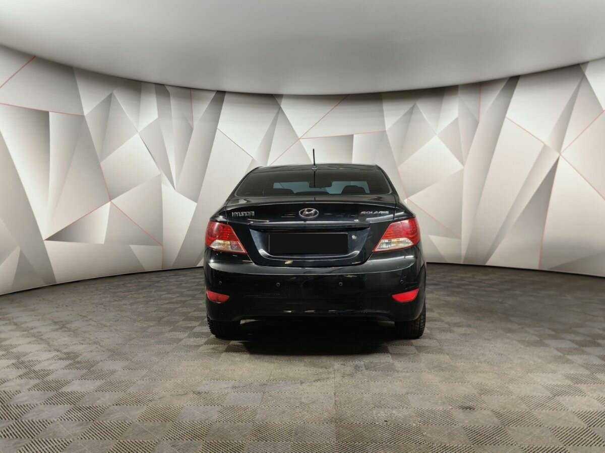 Hyundai Solaris с пробегом — 2011 год. Фото: #7