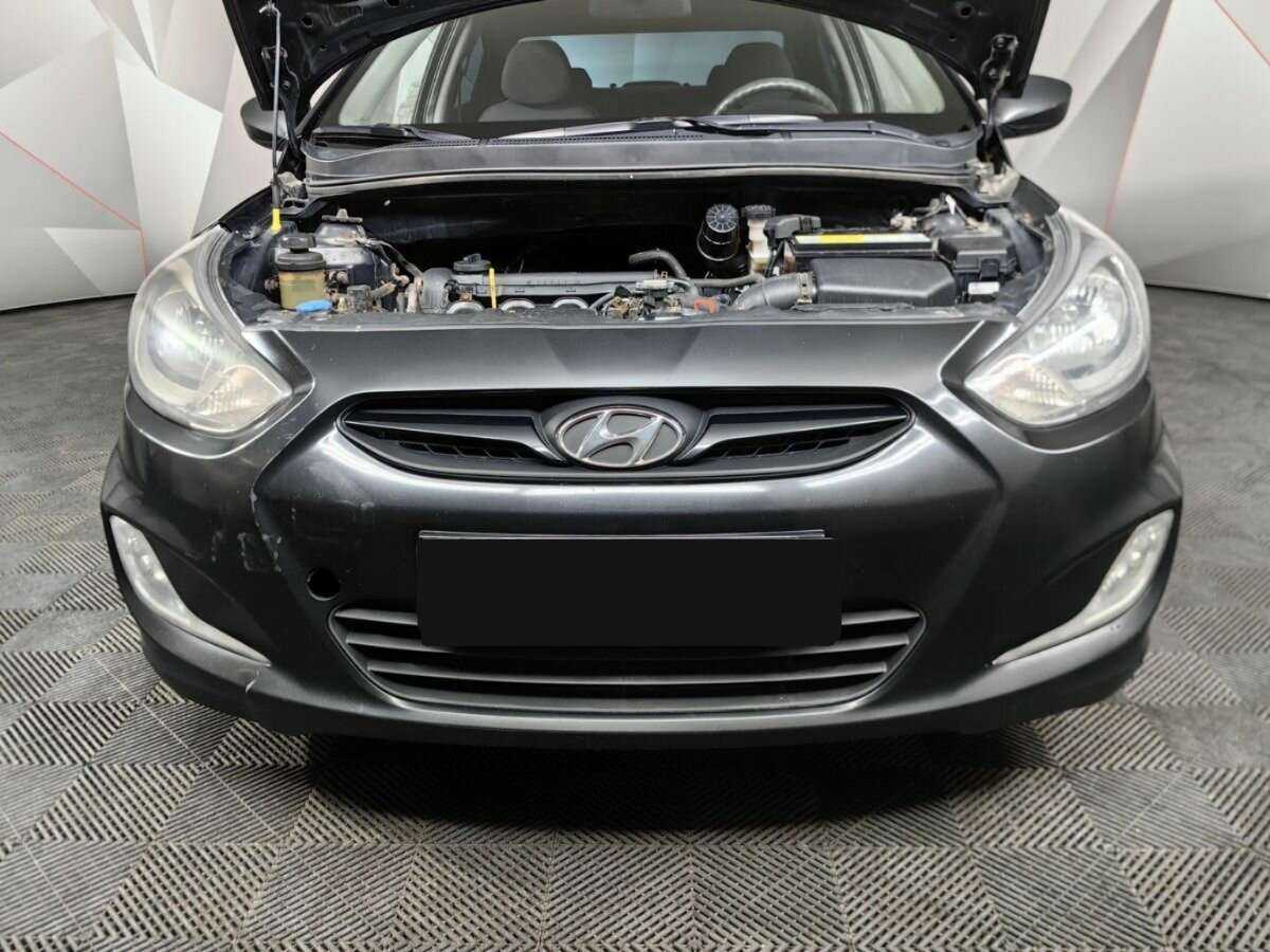 Hyundai Solaris с пробегом — 2011 год. Фото: #17