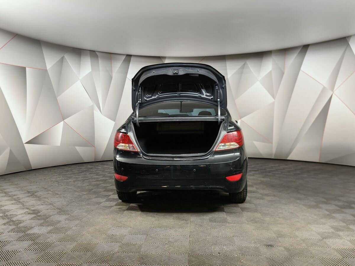 Hyundai Solaris с пробегом — 2011 год. Фото: #18