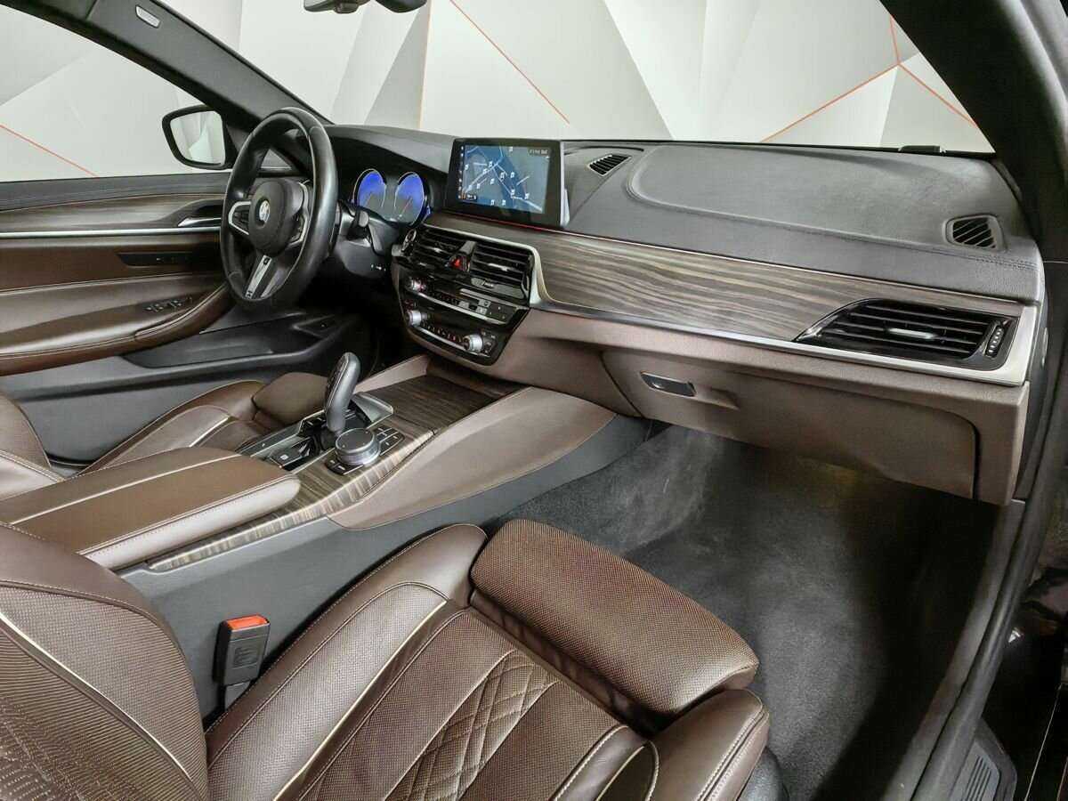 BMW 5 серии с пробегом — 2018 год. Фото: #8