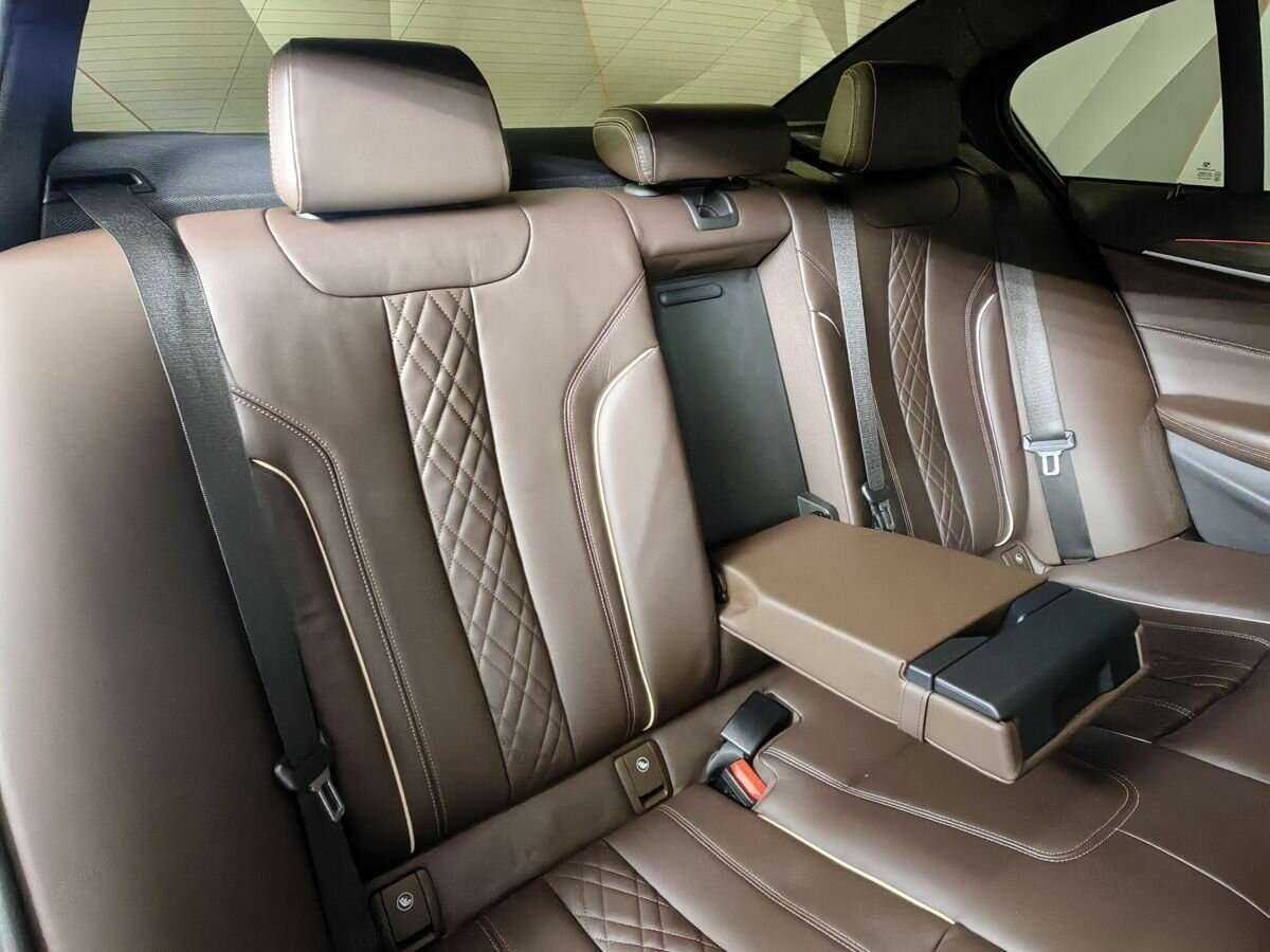 BMW 5 серии с пробегом — 2018 год. Фото: #10