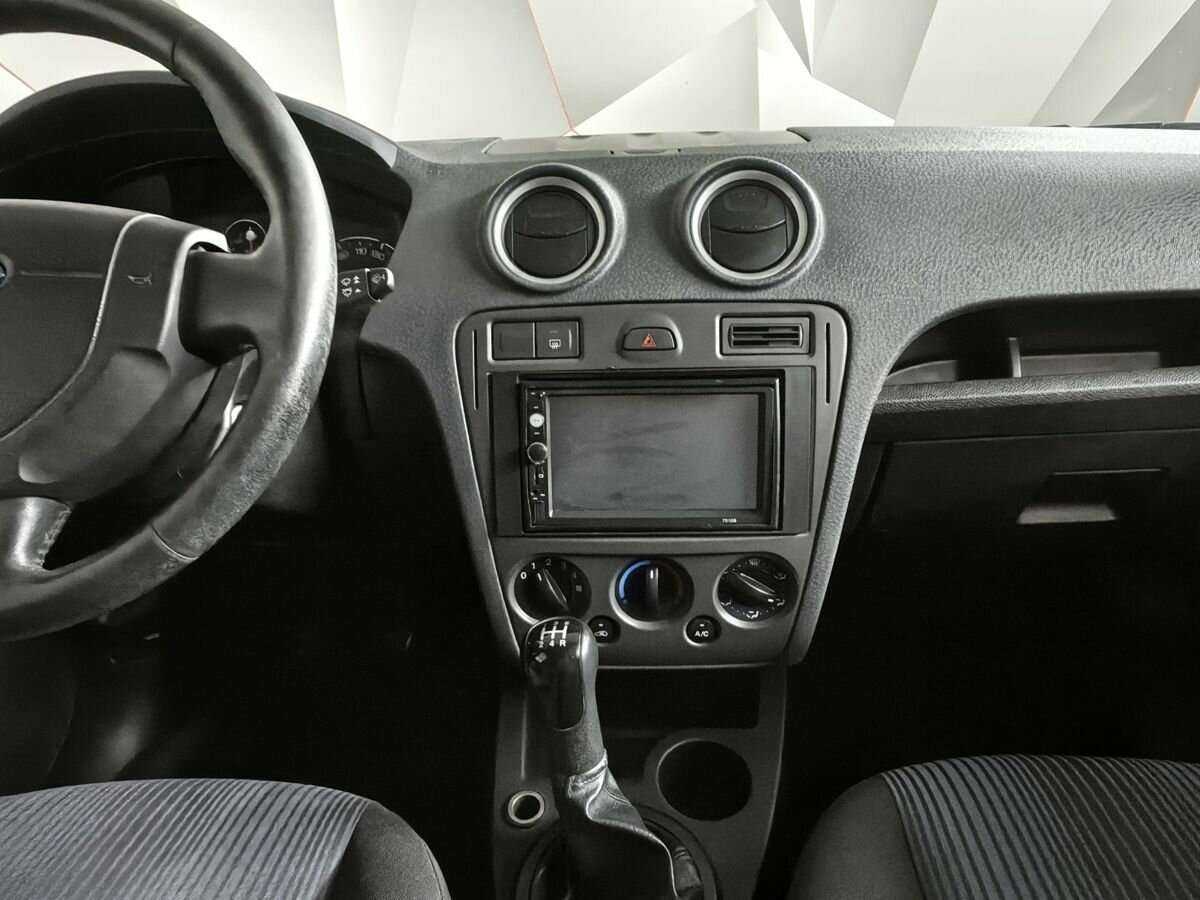 Ford Fusion с пробегом — 2008 год. Фото: #10