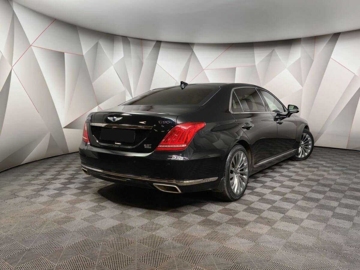 Genesis G90 с пробегом — 2016 год. Фото: #1