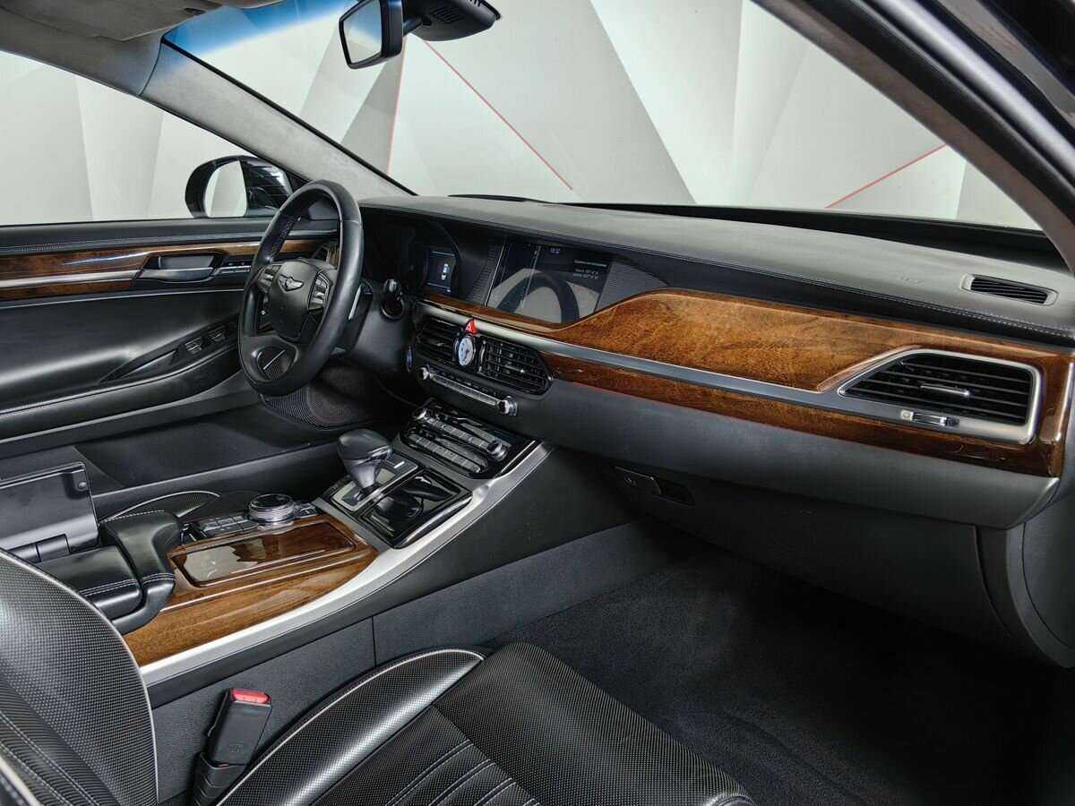 Genesis G90 с пробегом — 2016 год. Фото: #8