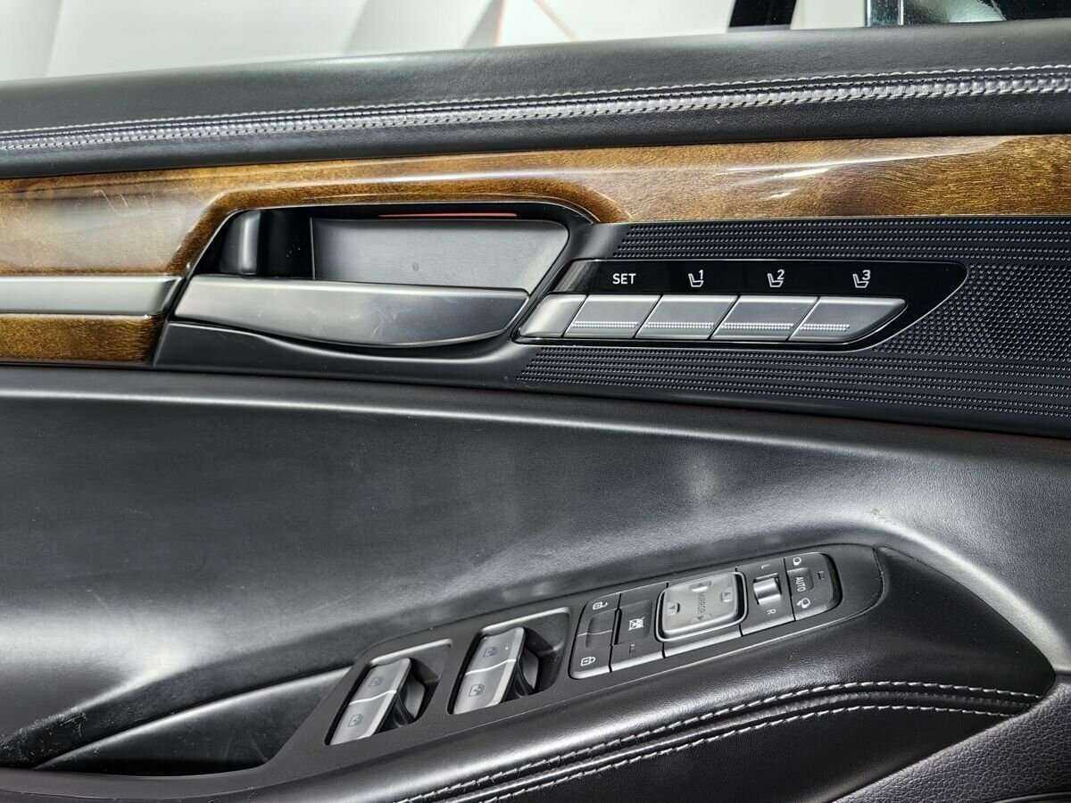 Genesis G90 с пробегом — 2016 год. Фото: #20