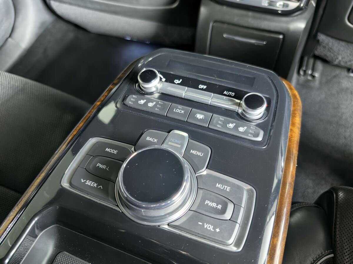 Genesis G90 с пробегом — 2016 год. Фото: #25