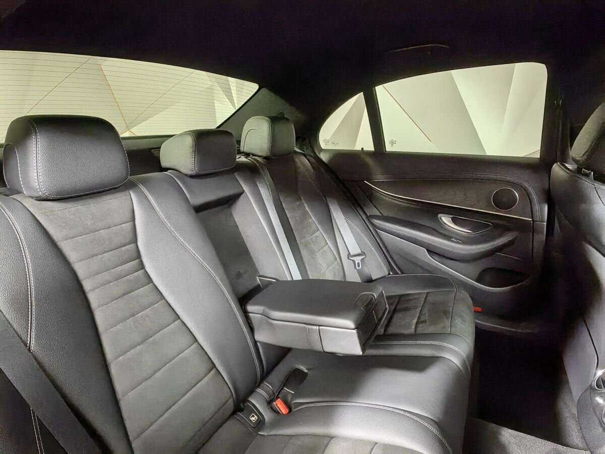 Mercedes-Benz E-Класс с пробегом — 2021 год. Фото: #12