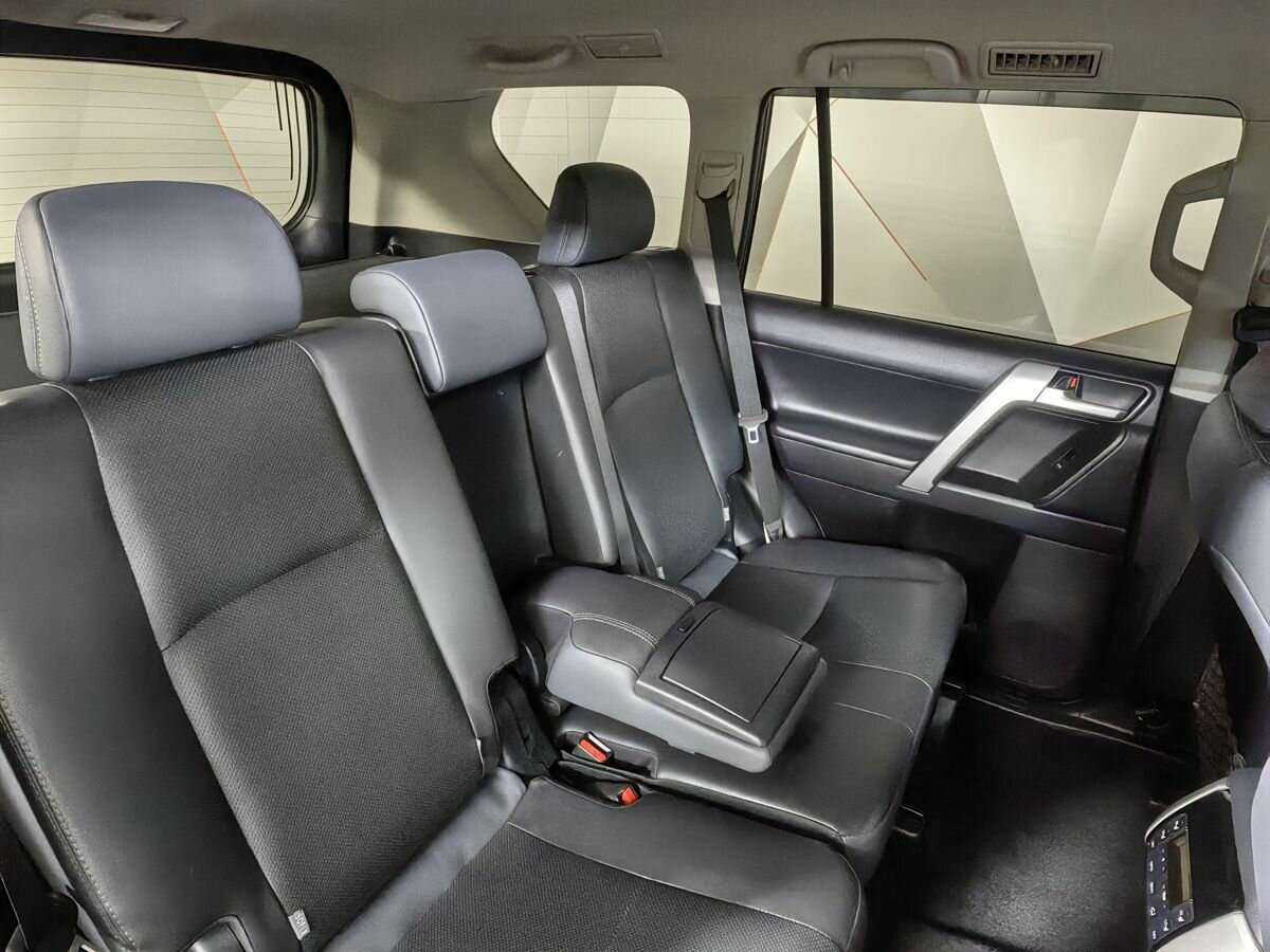Toyota Land Cruiser Prado с пробегом — 2018 год. Фото: #12
