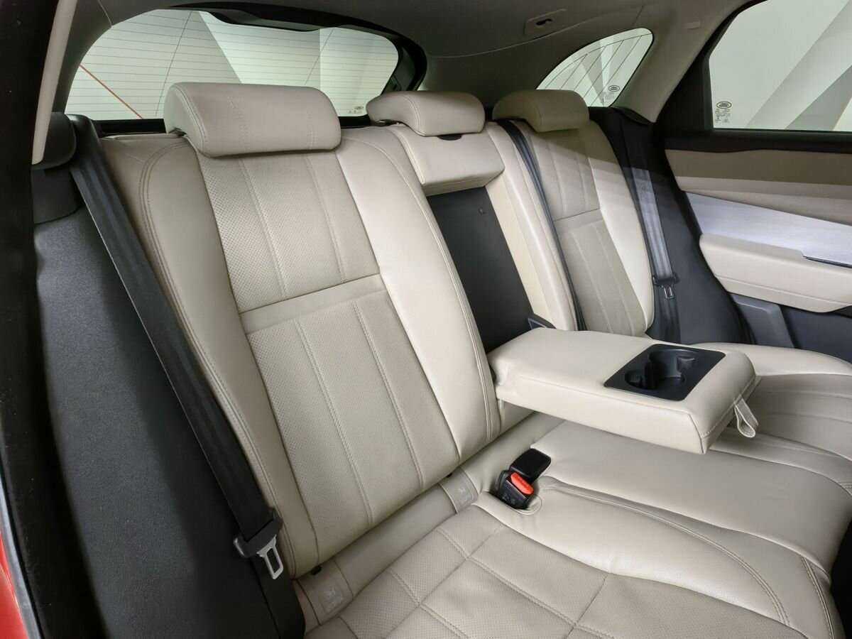 Land Rover Range Rover Velar с пробегом — 2018 год. Фото: #11