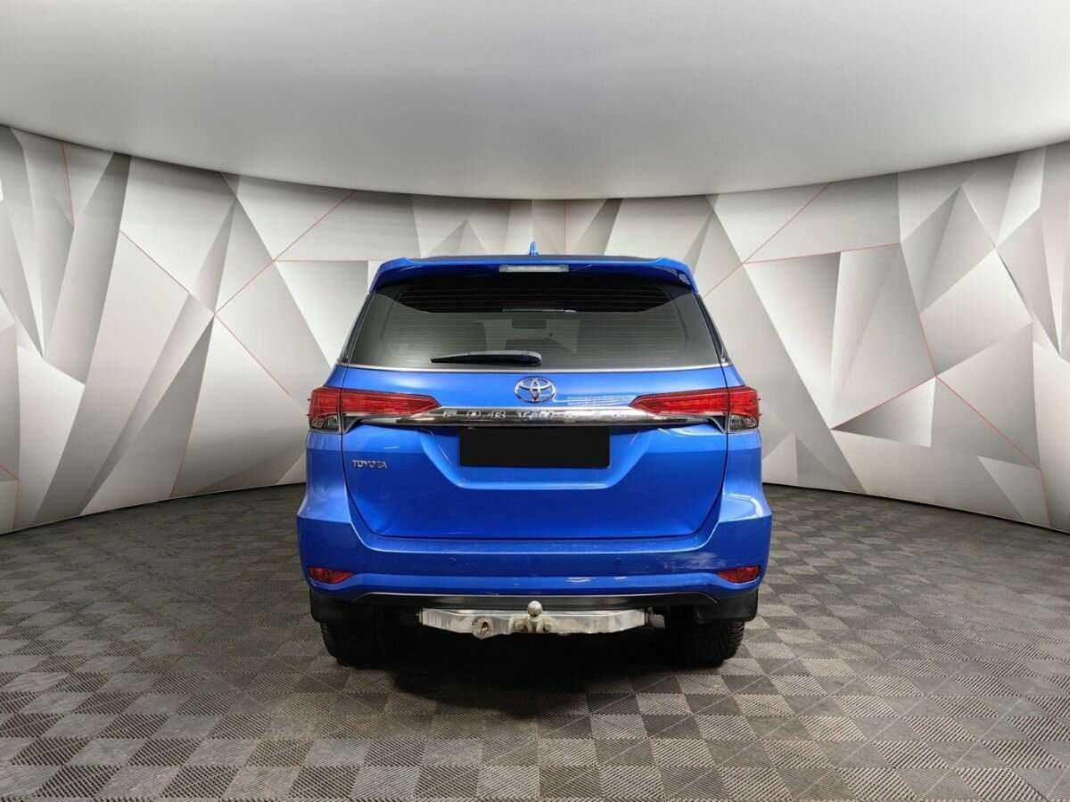 Toyota Fortuner с пробегом — 2017 год. Фото: #7