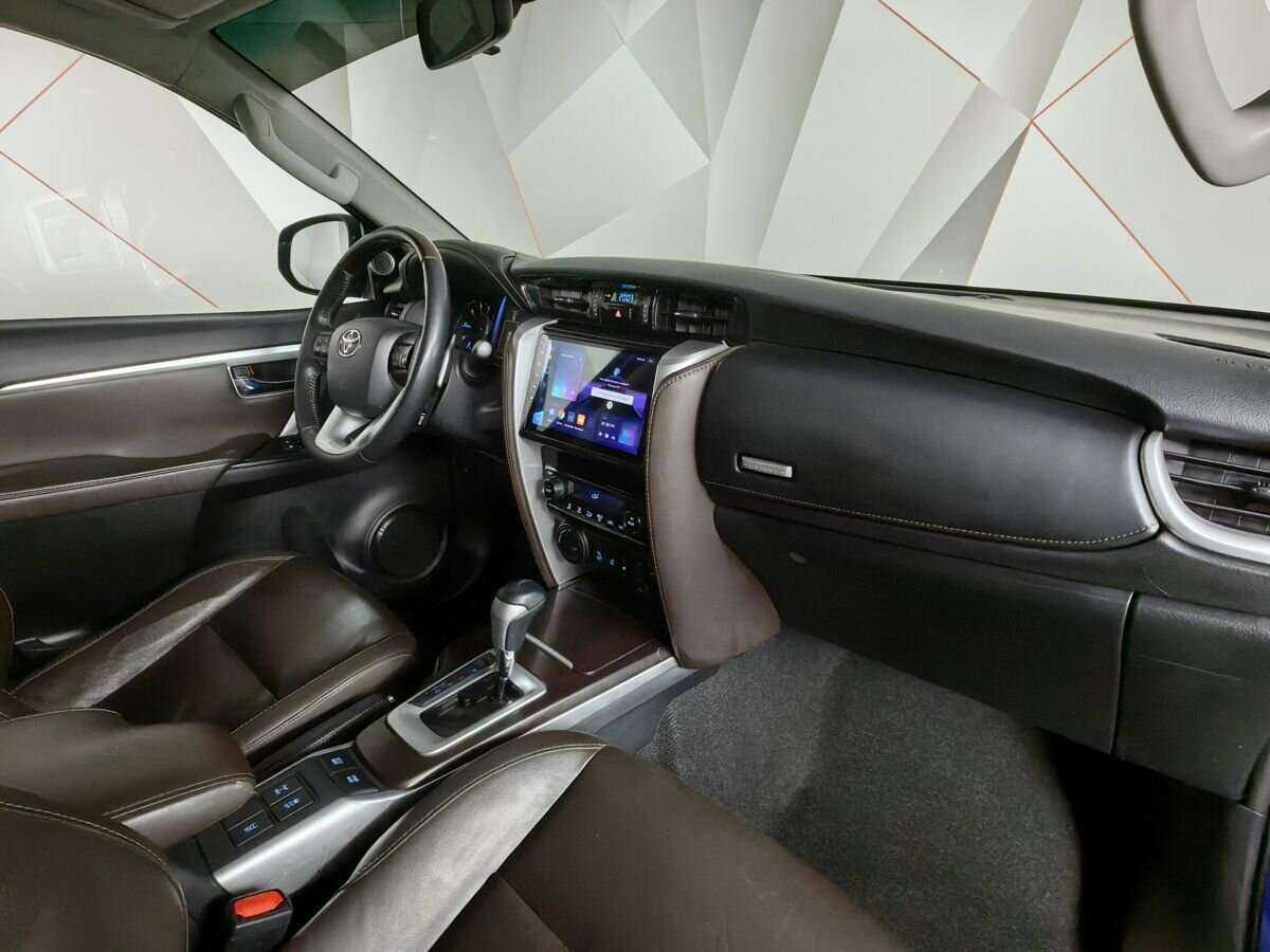 Toyota Fortuner с пробегом — 2017 год. Фото: #8