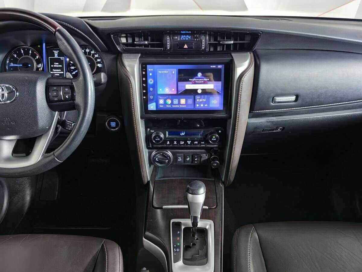 Toyota Fortuner с пробегом — 2017 год. Фото: #10