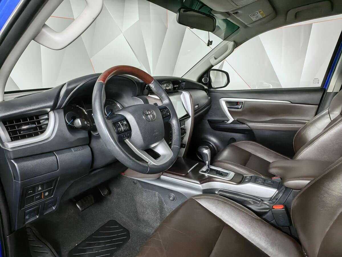 Toyota Fortuner с пробегом — 2017 год. Фото: #13