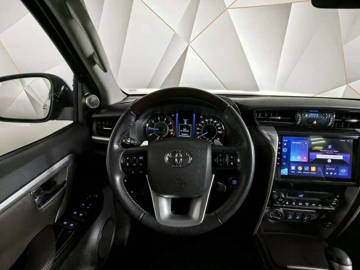 Toyota Fortuner с пробегом — 2017 год. Фото: #14