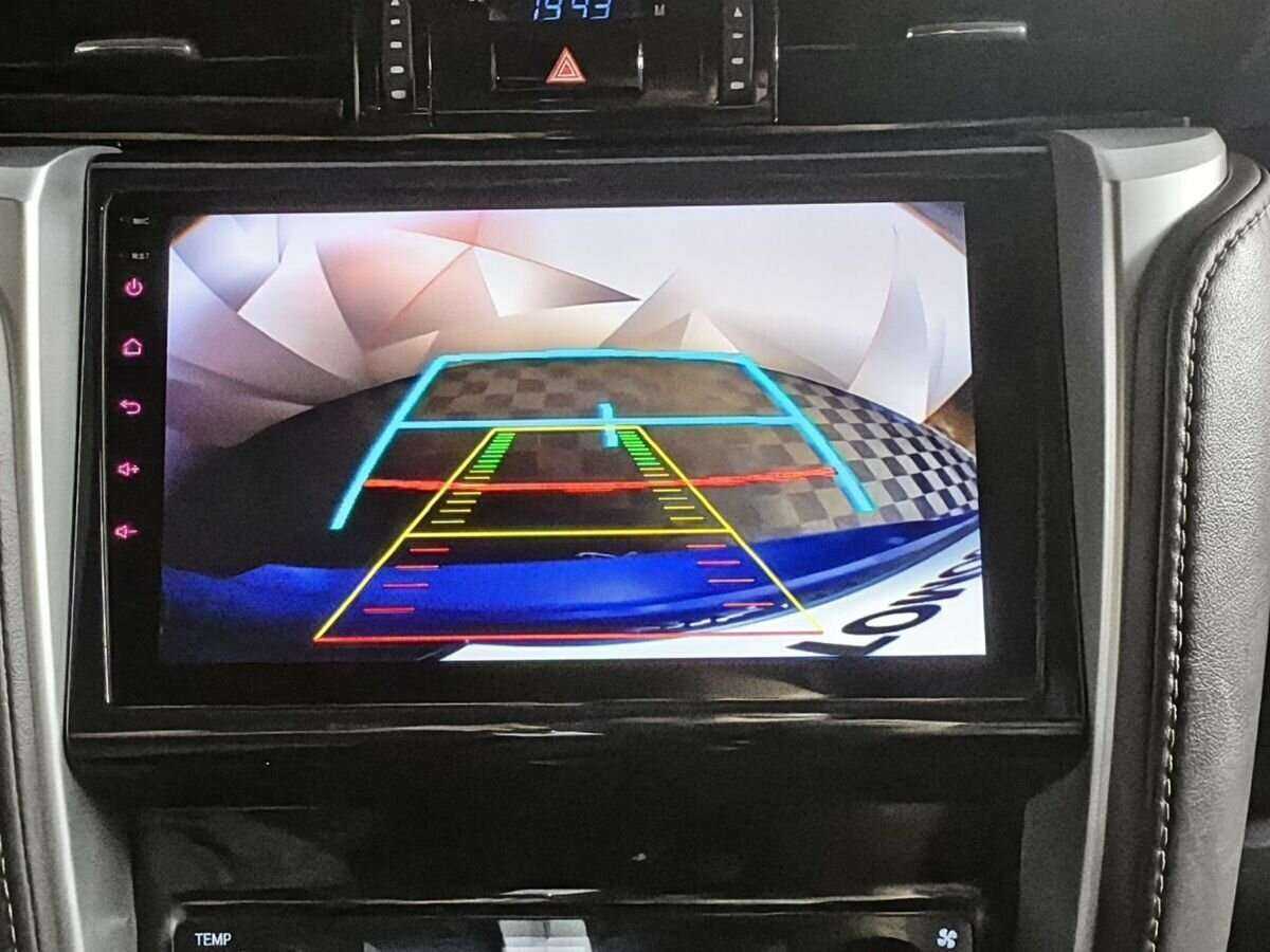 Toyota Fortuner с пробегом — 2017 год. Фото: #15