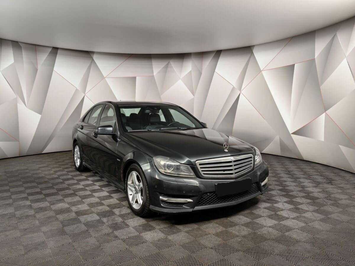 Mercedes-Benz C-Класс с пробегом — 2011 год. Фото: #2