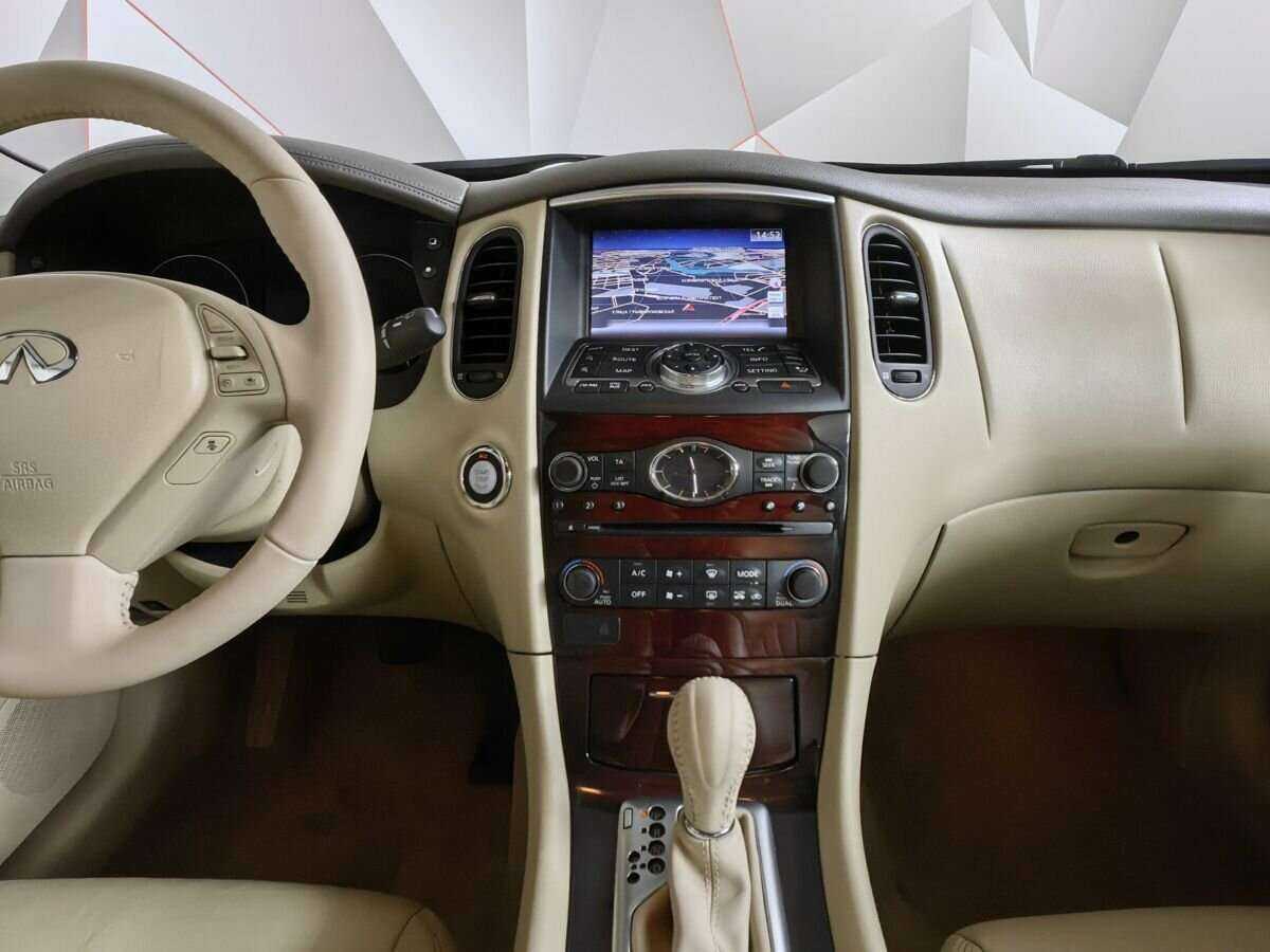 Infiniti EX с пробегом — 2012 год. Фото: #10