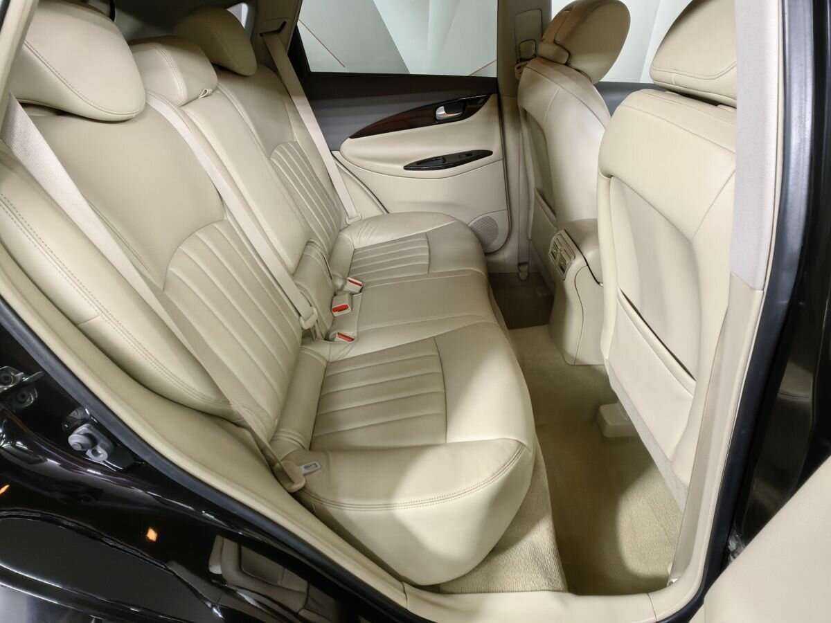 Infiniti EX с пробегом — 2012 год. Фото: #11