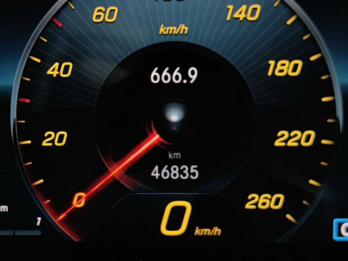 Mercedes-Benz GLB с пробегом — 2021 год. Фото: #15