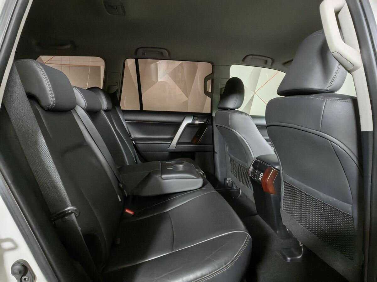 Toyota Land Cruiser Prado с пробегом — 2014 год. Фото: #11