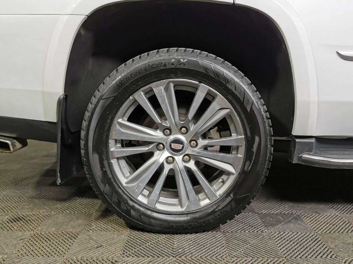 Cadillac Escalade с пробегом — 2016 год. Фото: #18