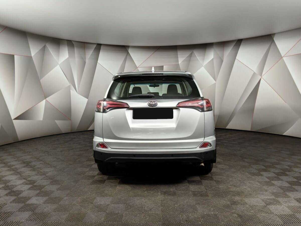 Toyota RAV4 с пробегом — 2016 год. Фото: #6