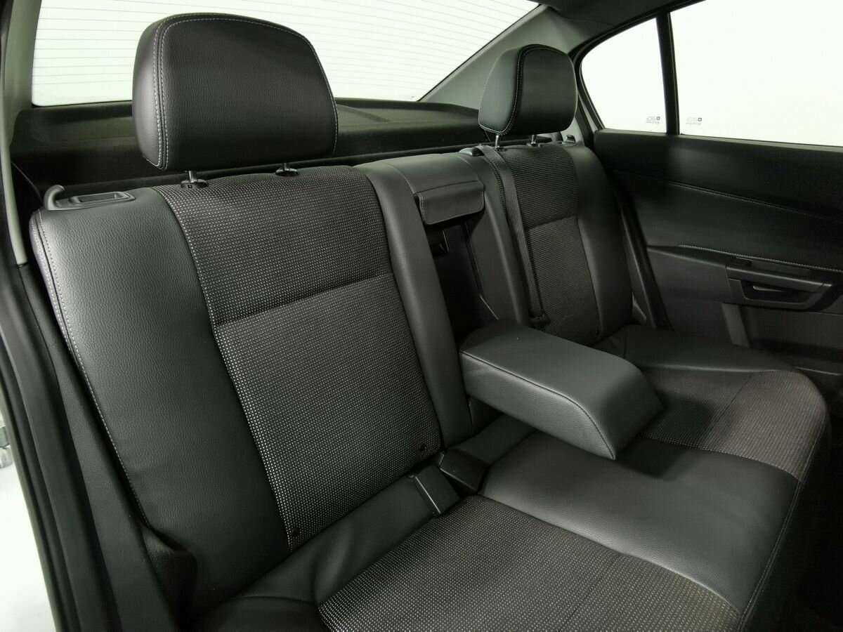 Opel Astra с пробегом — 2011 год. Фото: #12