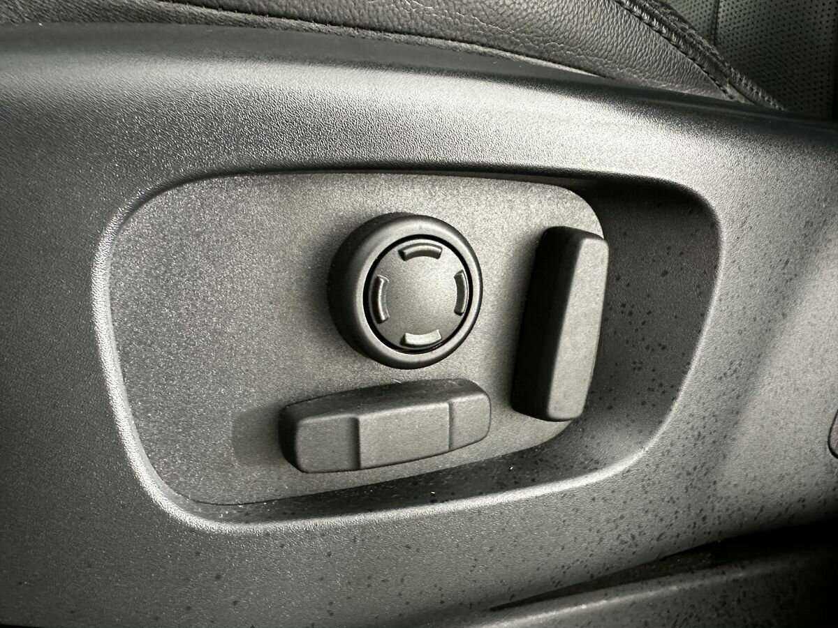 Land Rover Discovery с пробегом — 2019 год. Фото: #14