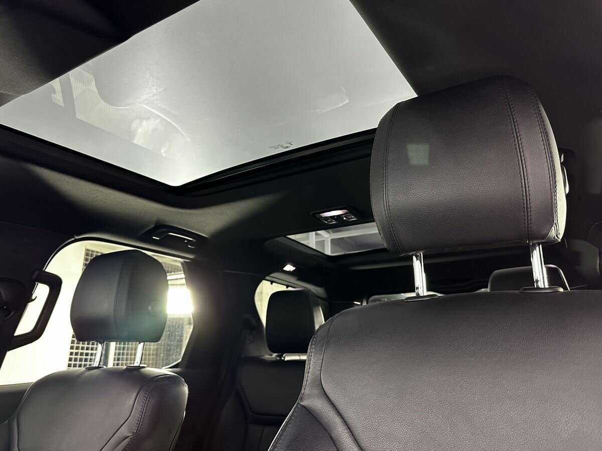 Land Rover Discovery с пробегом — 2019 год. Фото: #15