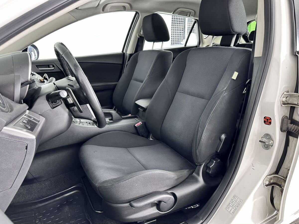 Mazda 3 с пробегом — 2011 год. Фото: #9