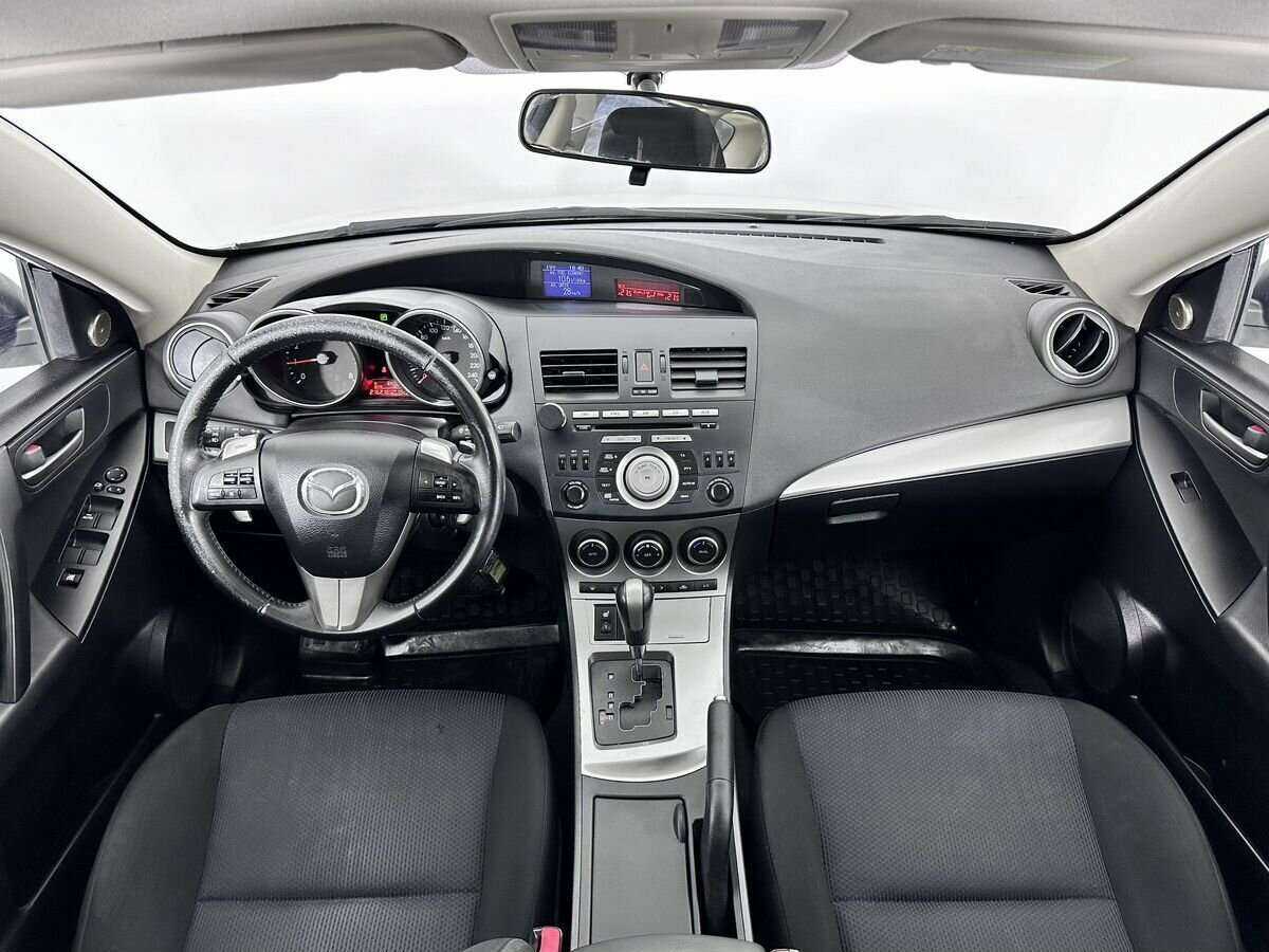 Mazda 3 с пробегом — 2011 год. Фото: #10
