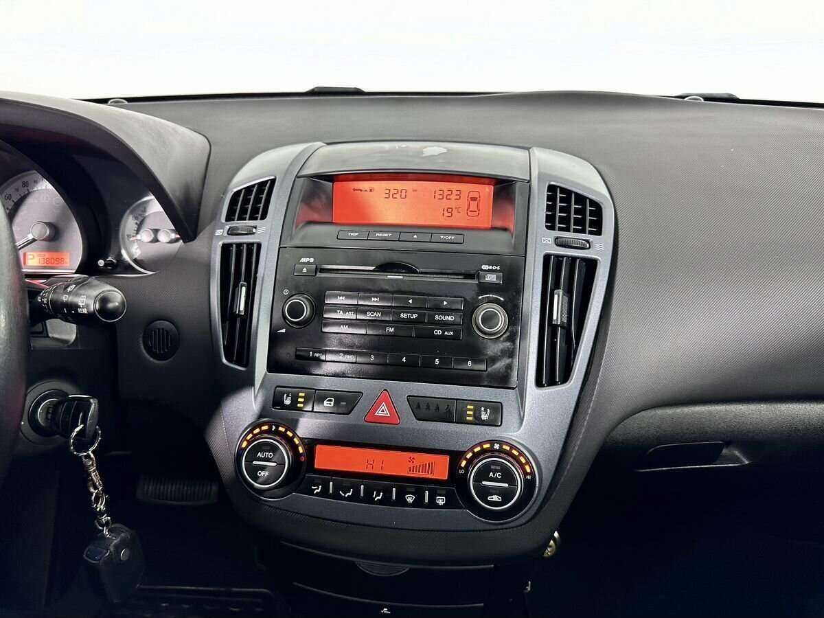 Kia Ceed с пробегом — 2008 год. Фото: #12