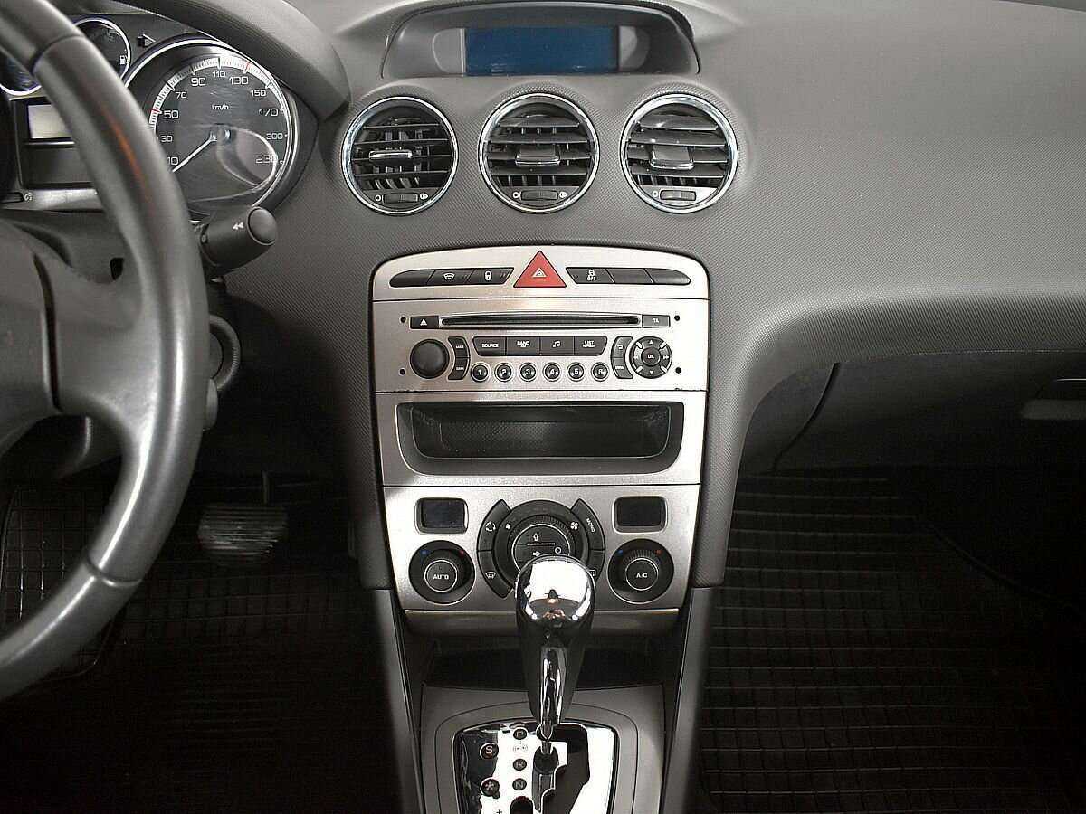 Peugeot 408 с пробегом — 2013 год. Фото: #12