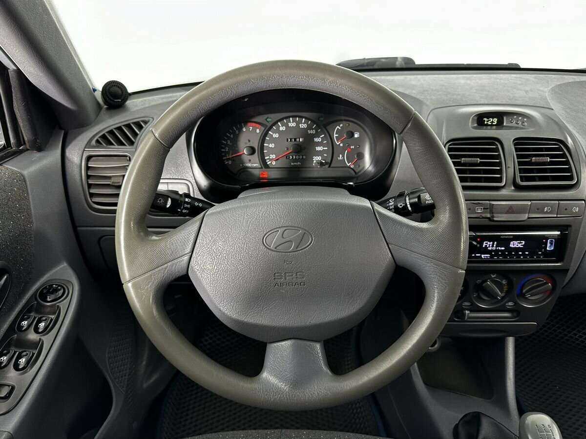 Hyundai Accent с пробегом — 2004 год. Фото: #8