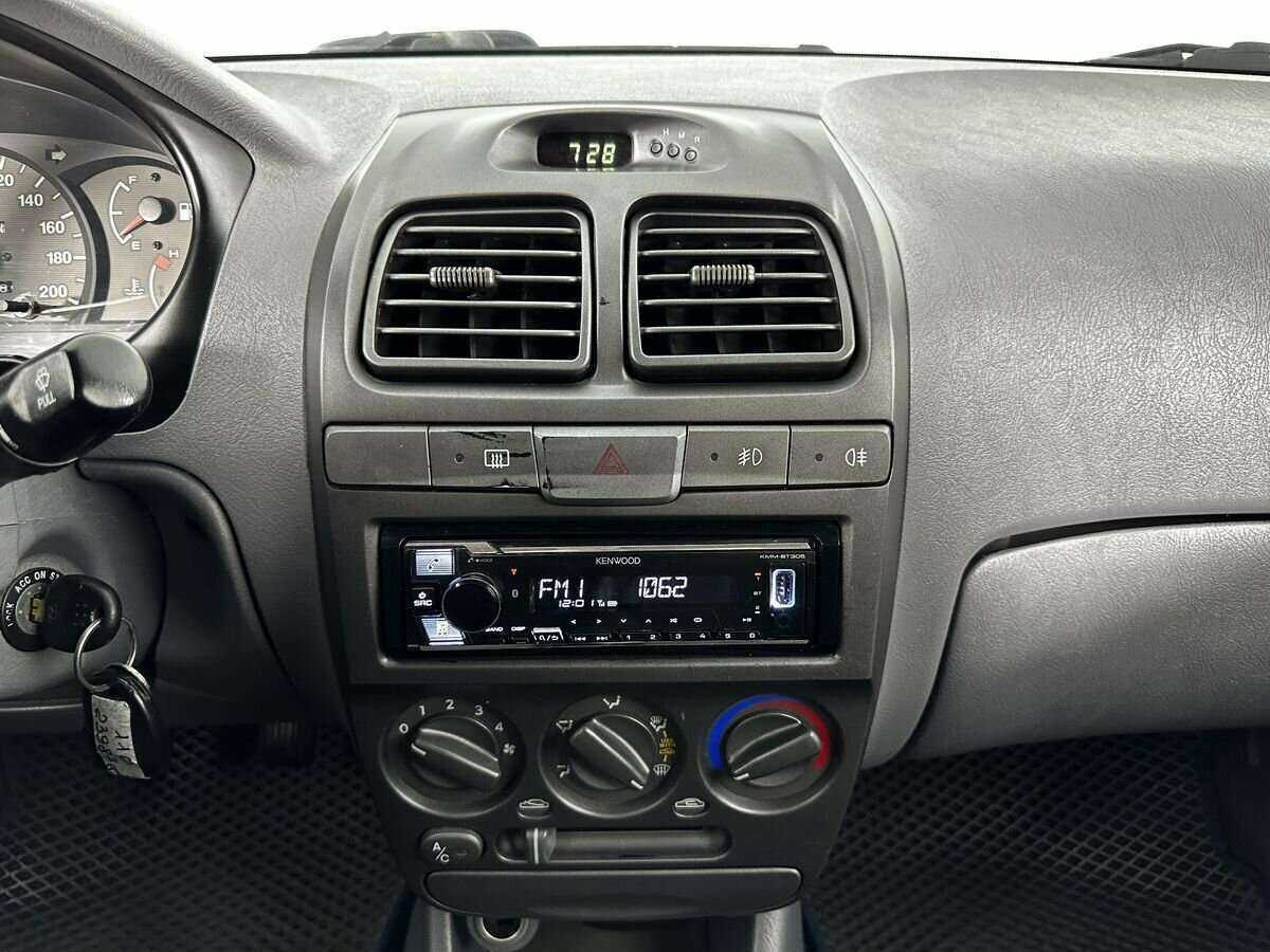 Hyundai Accent с пробегом — 2004 год. Фото: #10