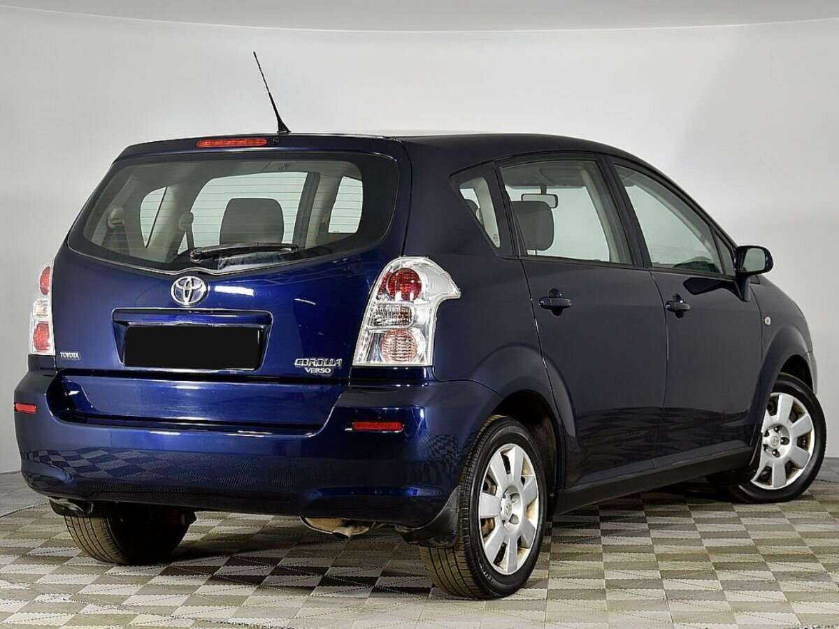 Toyota Corolla Verso с пробегом — 2008 год. Фото: #1