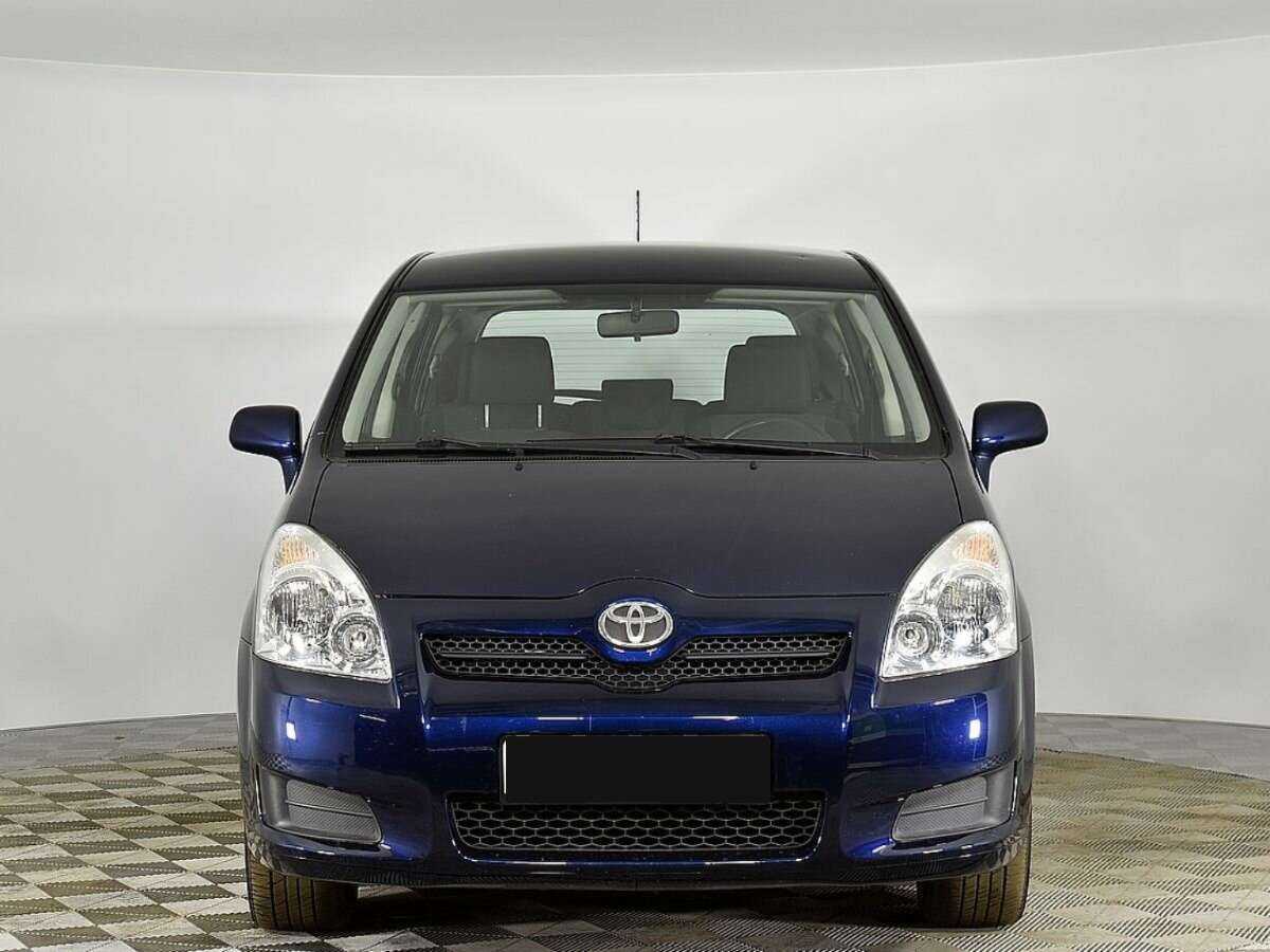 Toyota Corolla Verso с пробегом — 2008 год. Фото: #2