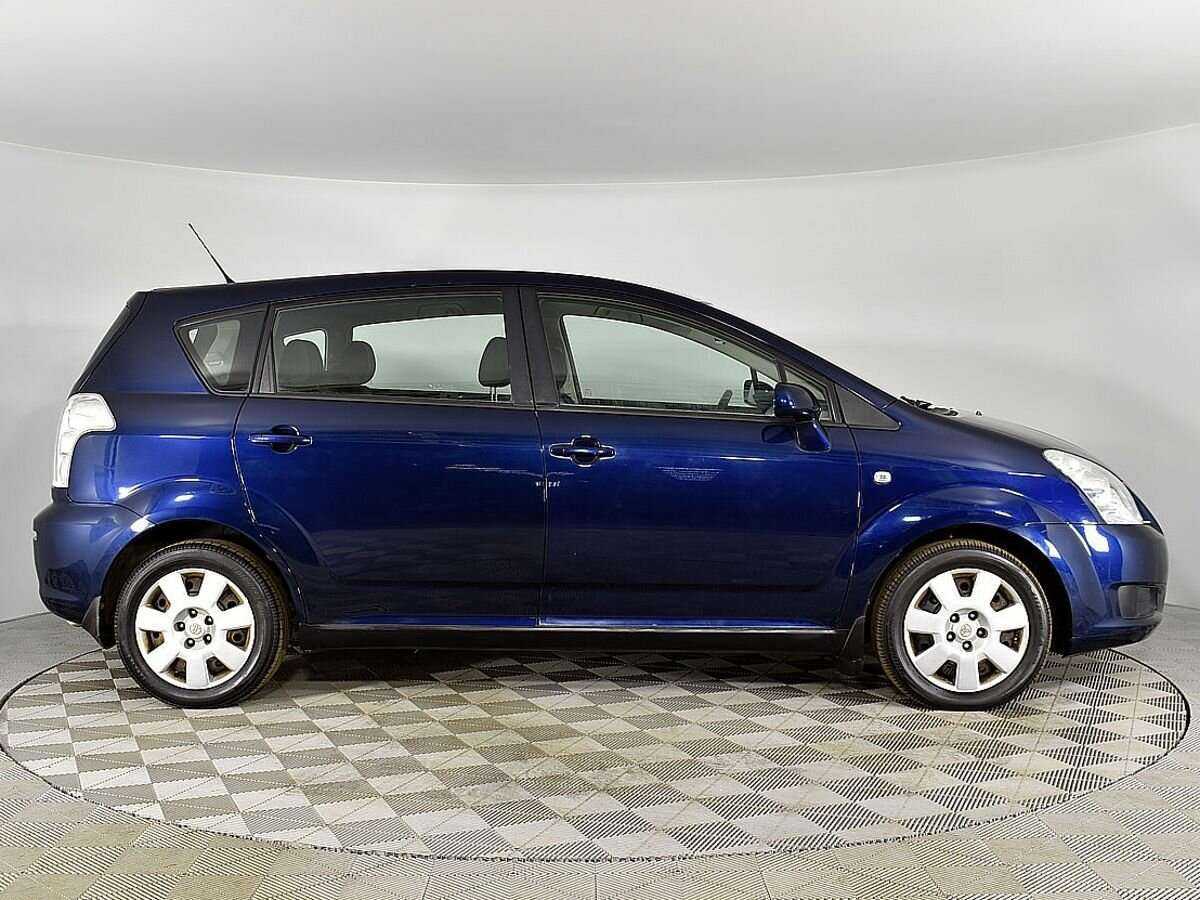 Toyota Corolla Verso с пробегом — 2008 год. Фото: #4