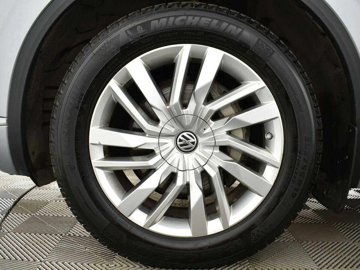 Volkswagen Touareg с пробегом — 2019 год. Фото: #6