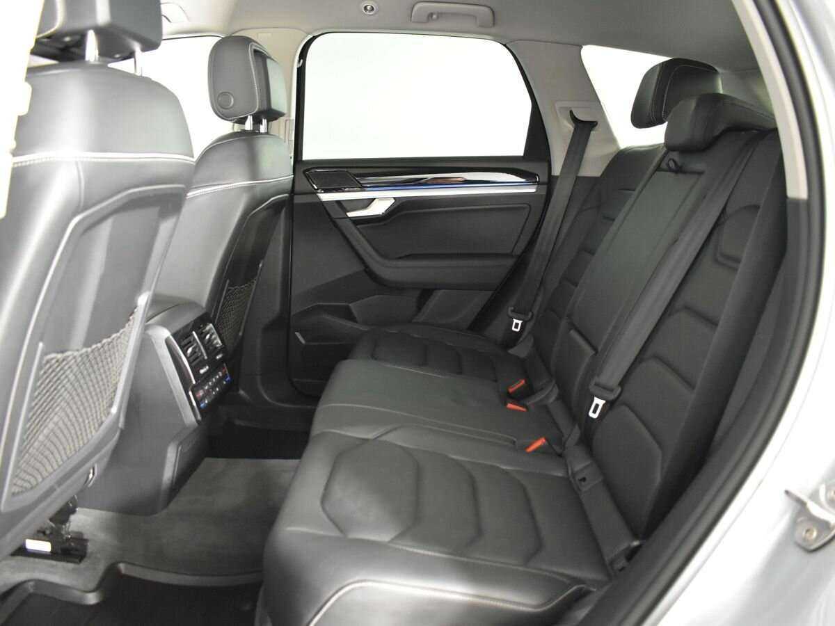 Volkswagen Touareg с пробегом — 2019 год. Фото: #17