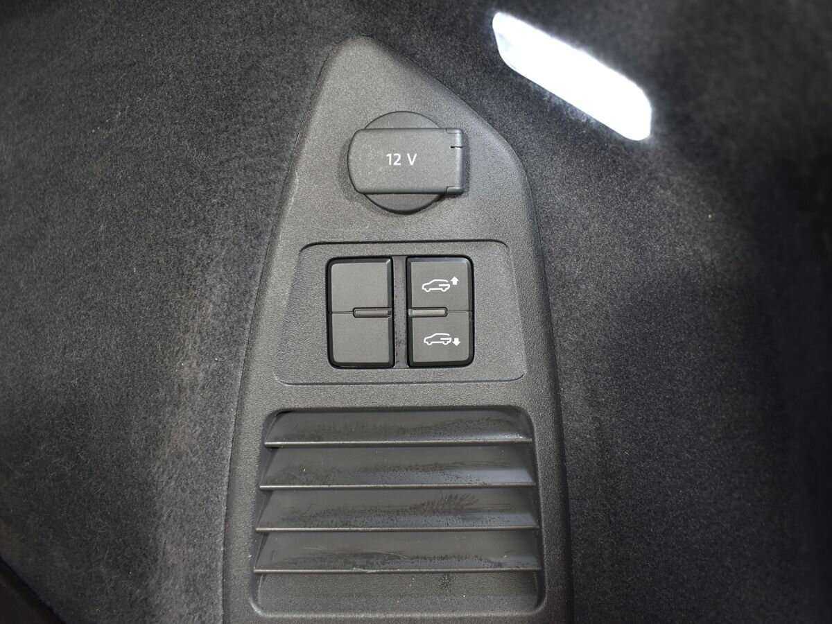 Volkswagen Touareg с пробегом — 2019 год. Фото: #18