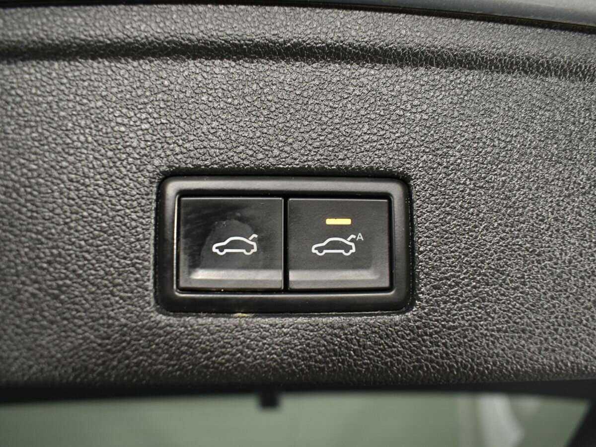 Volkswagen Touareg с пробегом — 2019 год. Фото: #19